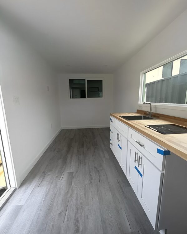 20ft x 8ft Portable Container House On Wheels - M-W Containers
