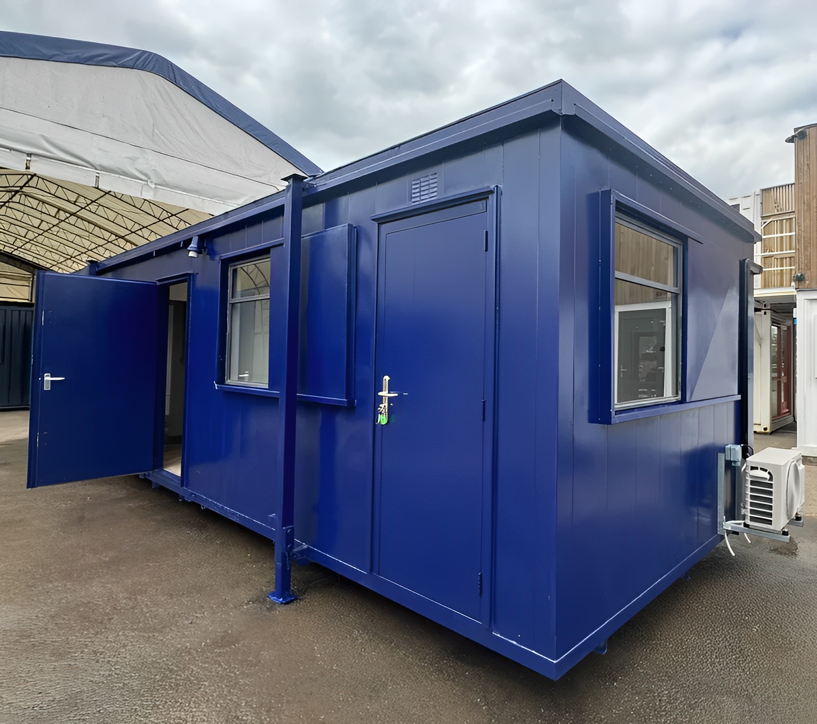 Custom 32Ft × 10ft Cabin Office + Canteen + 1+1 WC Wash Rooms Anti-Vandal - M-W Containers