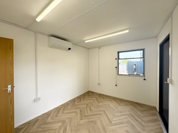 Custom 32Ft × 10ft Cabin Office + Canteen + 1+1 WC Wash Rooms Anti-Vandal - M-W Containers